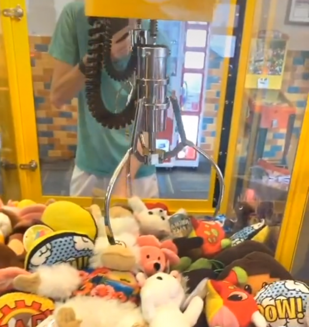 Tricks to Win the Claw Machine All The Time? Here's How! RedChili21 MY